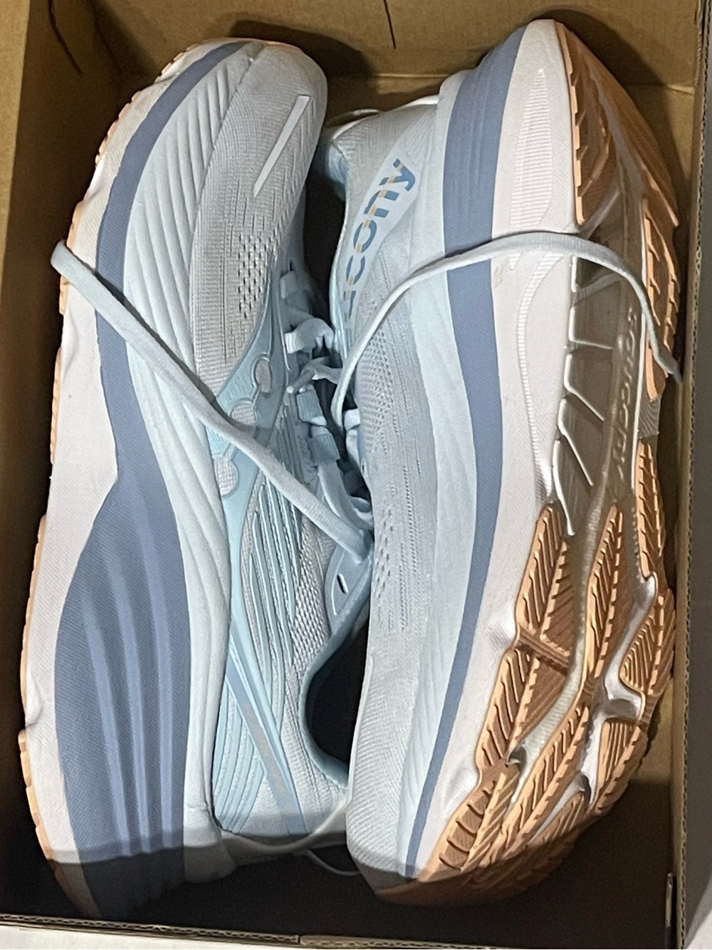 Saucony Hurricane 24 - Women’s 7.5 - Ice Melt - No Box